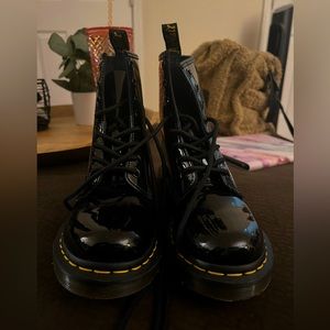 Doc martens, my daughter wore them only a few times and has now outgrown them 🥺